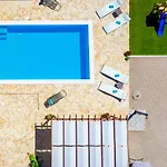 ヴィラ R&b Heated Pool Vrpolje