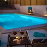 R&b Heated Pool * Vrpolje