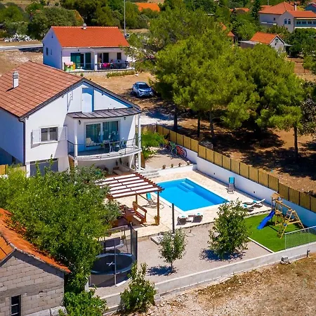 R&b Heated Pool