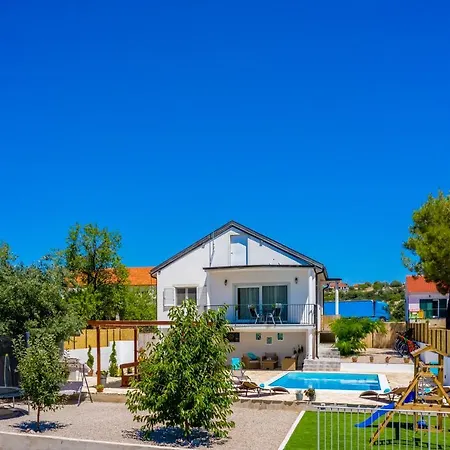 Villa R&b Heated Pool *