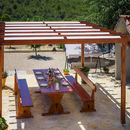 Villa R&b Heated Pool Vrpolje