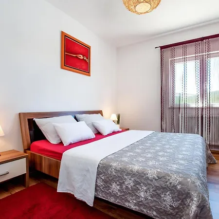 R&b Heated Pool Villa Vrpolje