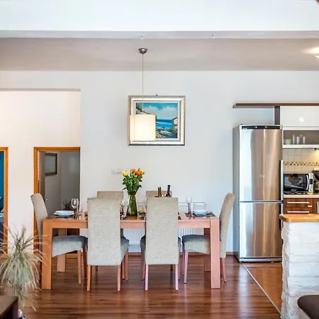 Villa R&b Heated Pool