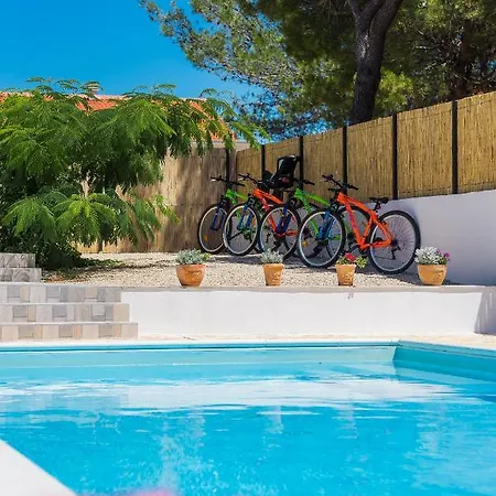Villa R&b Heated Pool
