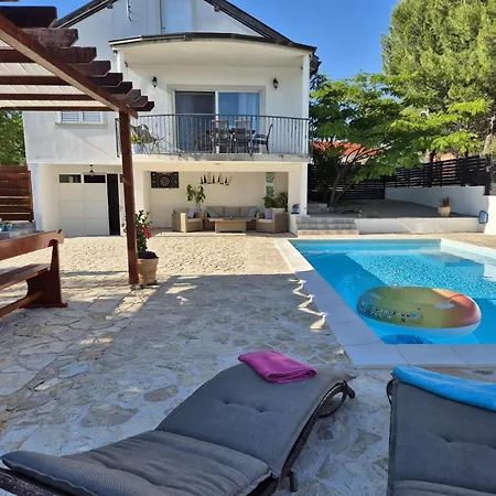 Villa R&b Heated Pool