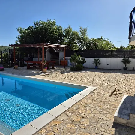Villa R&b Heated Pool