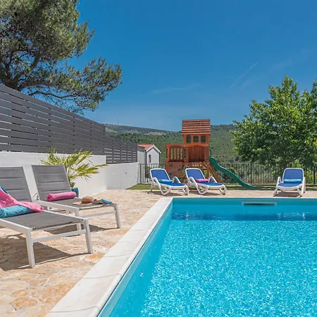 R&b Heated Pool * Vrpolje