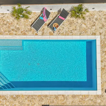 别墅 R&b Heated Pool