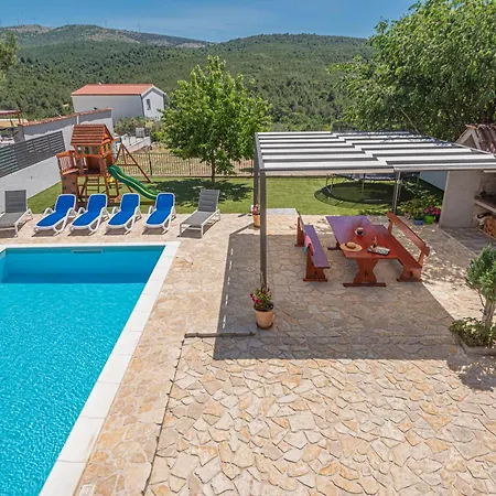 R&b Heated Pool 别墅 Vrpolje