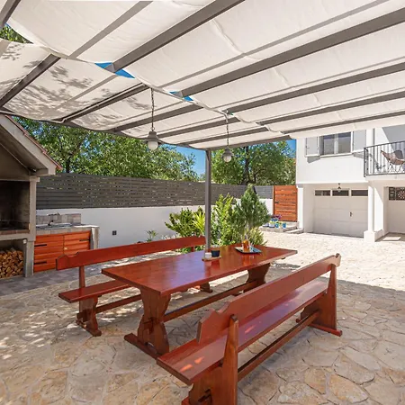 R&b Heated Pool