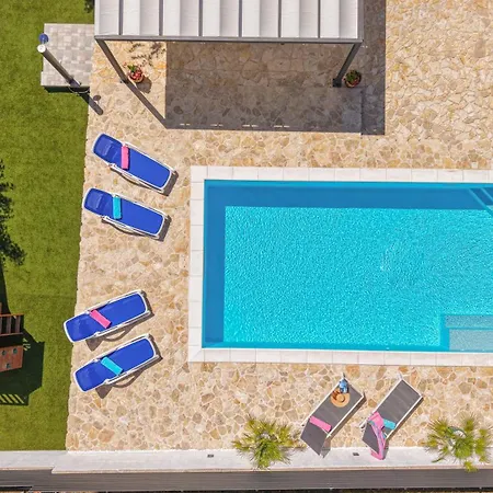 别墅 R&b Heated Pool *