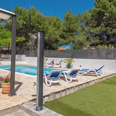 R&b Heated Pool