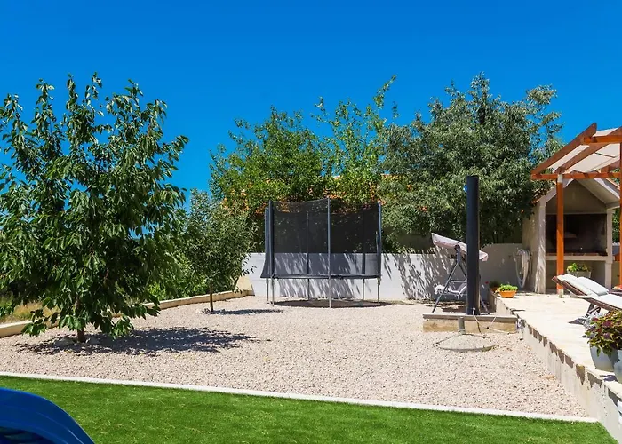 Villa R&b Heated Pool Vrpolje