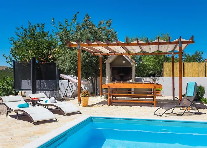 Villa R&b Heated Pool Vrpolje