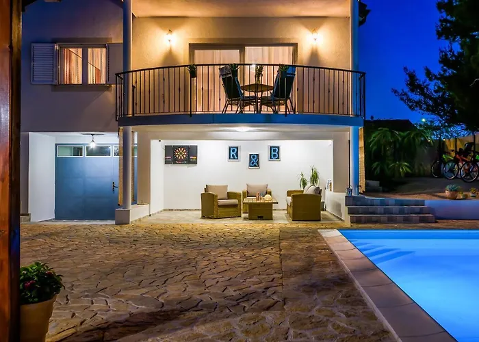 R&b Heated Pool * Vrpolje