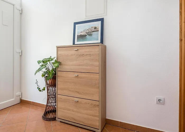 R&b Heated Pool Vrpolje