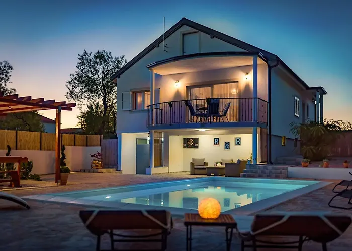 Villa R&b Heated Pool Vrpolje