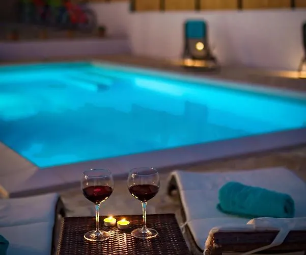 R&b Heated Pool * Vrpolje