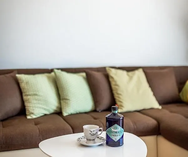 Villa R&b Heated Pool Vrpolje