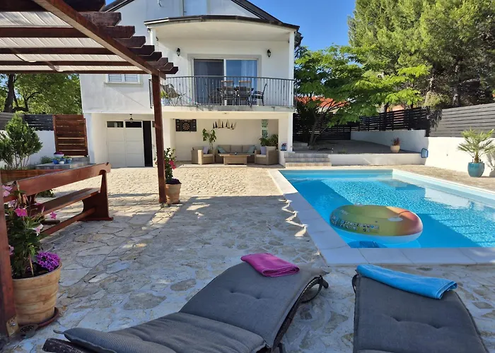 Villa R&b Heated Pool