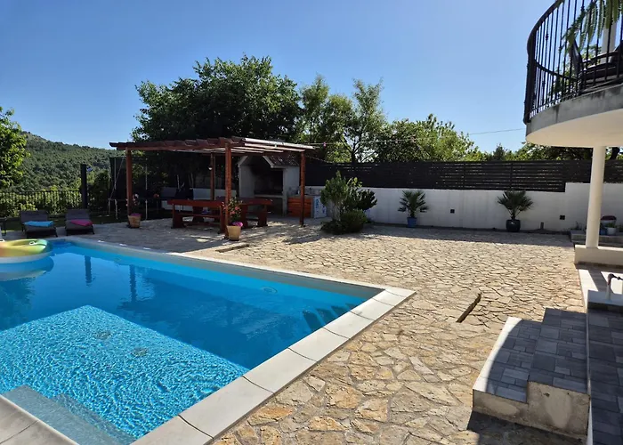 Villa R&b Heated Pool